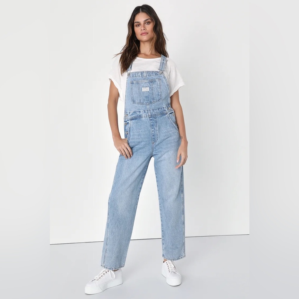 Levi’s Vintage Look Alike Denim Jean Overalls Coveralls Medium Light Wash small